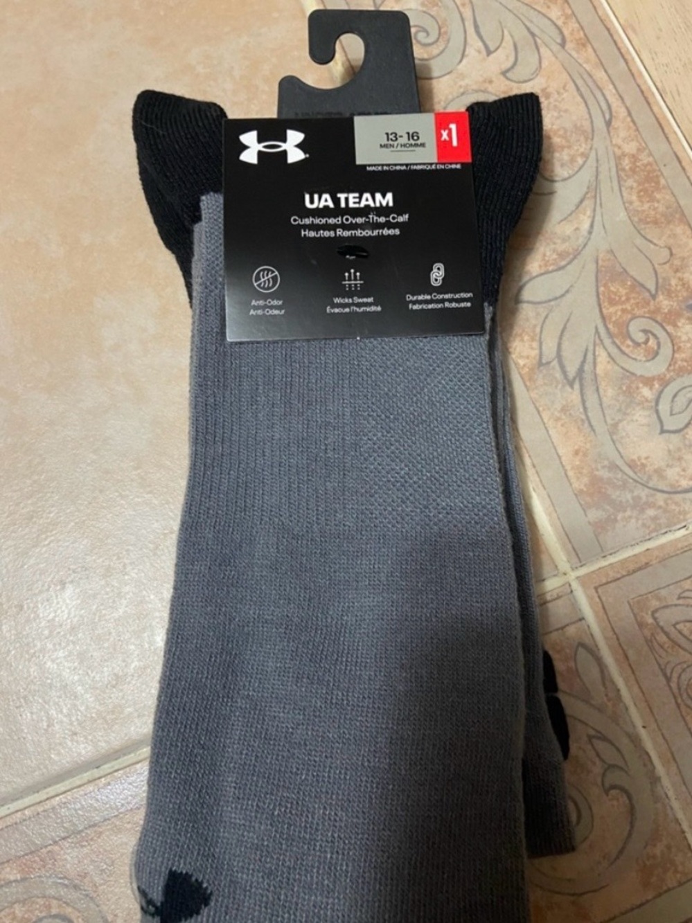 Under Armour UA Team Cushioned Over-the-Calf Socks - Gray/Black